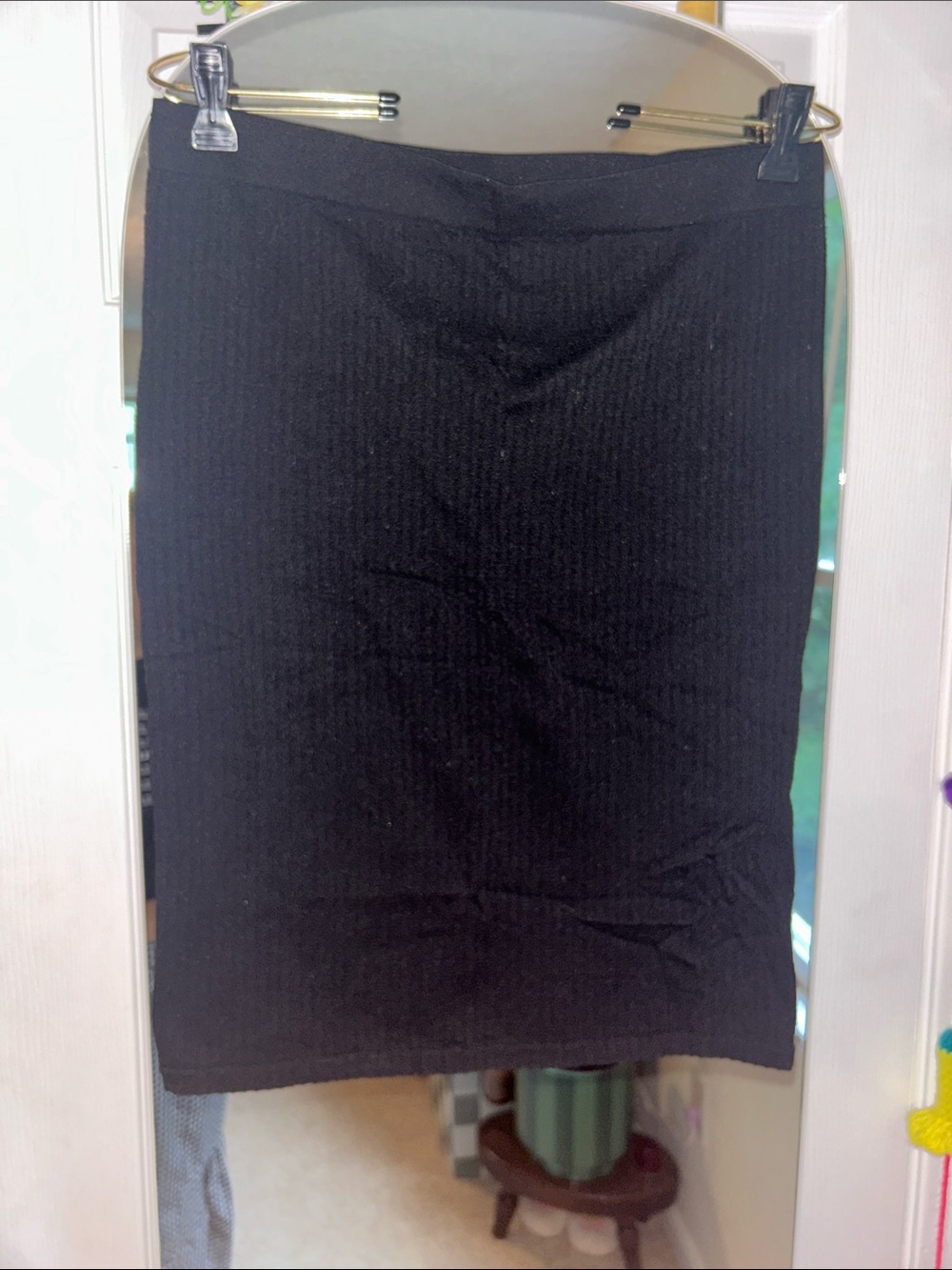 Sleek Black Ribbed Pencil Skirt
